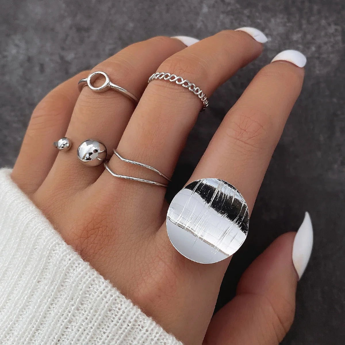 Geometric Ball Hollowed Ring