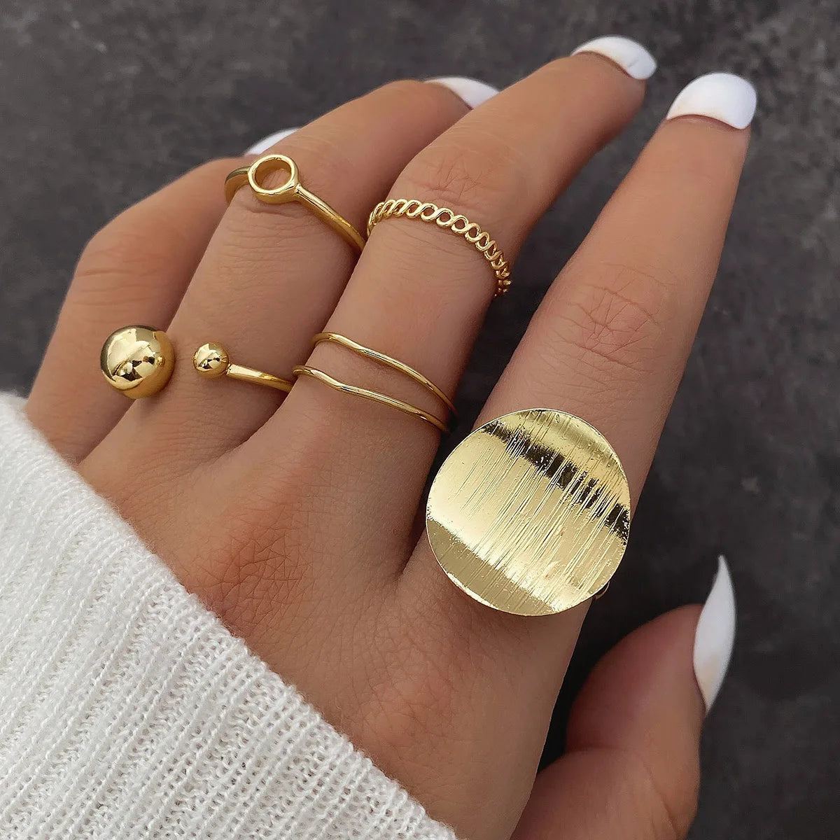 Geometric Ball Hollowed Ring